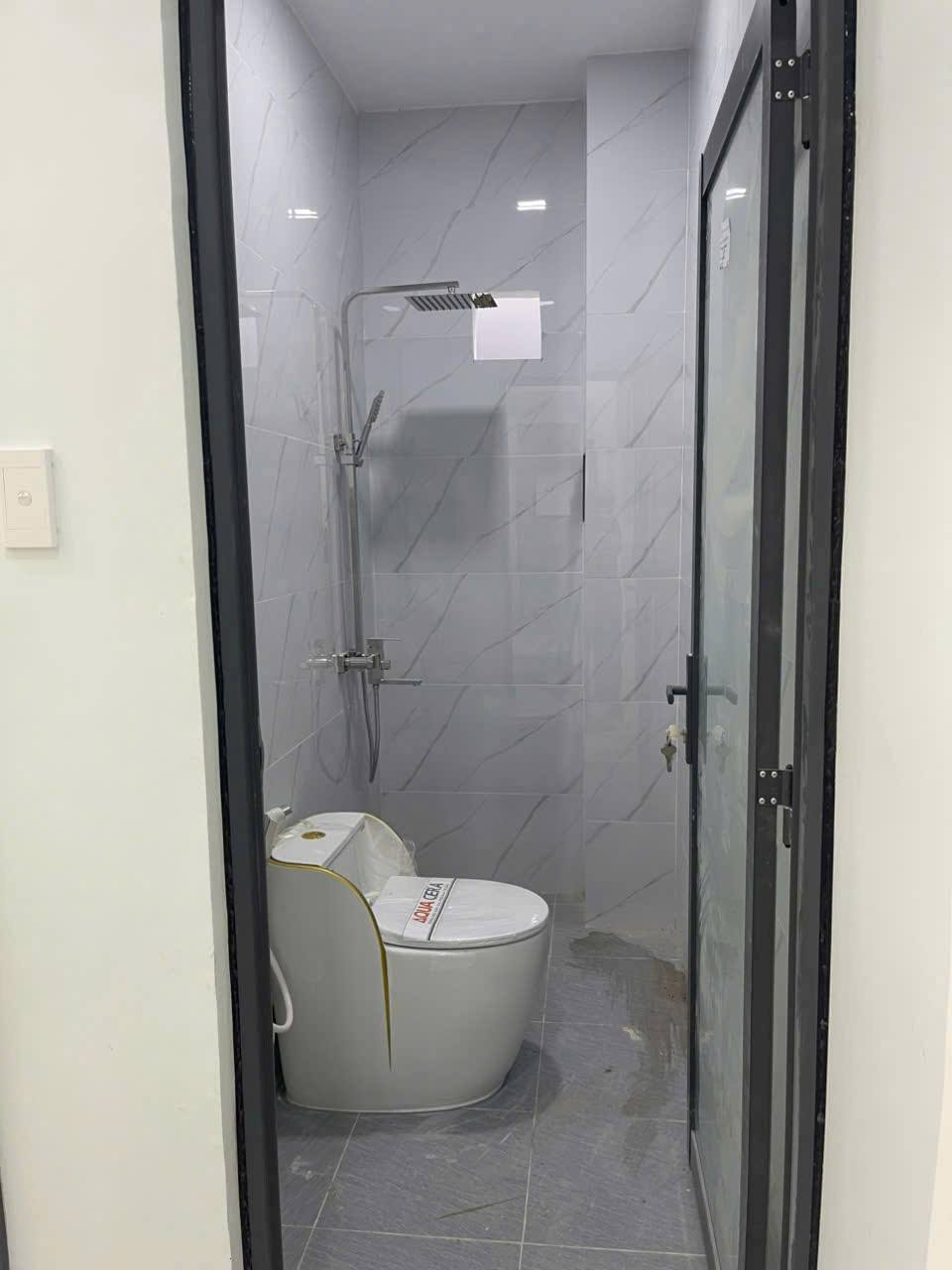 Bán Căn Nhà Xây Kiên Cố Sổ Riêng Xây Dựng ngay TT Lạc Dương chỉ 3,1 tỷ - Ảnh 2